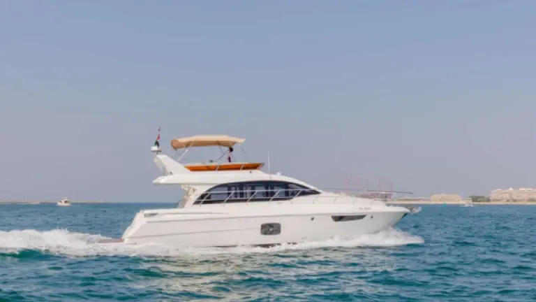 Luxury-yacht-52ft-5.webp