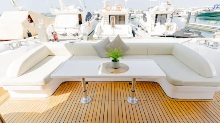 Luxury-yacht-62ft-5.webp