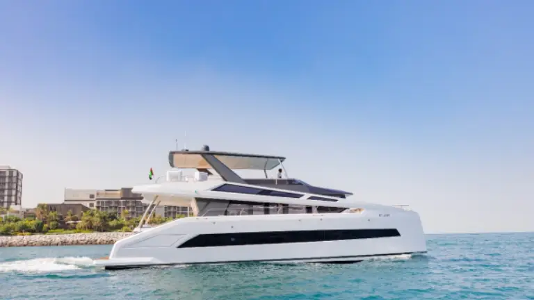 Luxury-yacht-65ft-7.webp