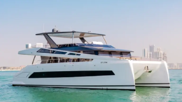 Luxury-yacht-65ft.webp