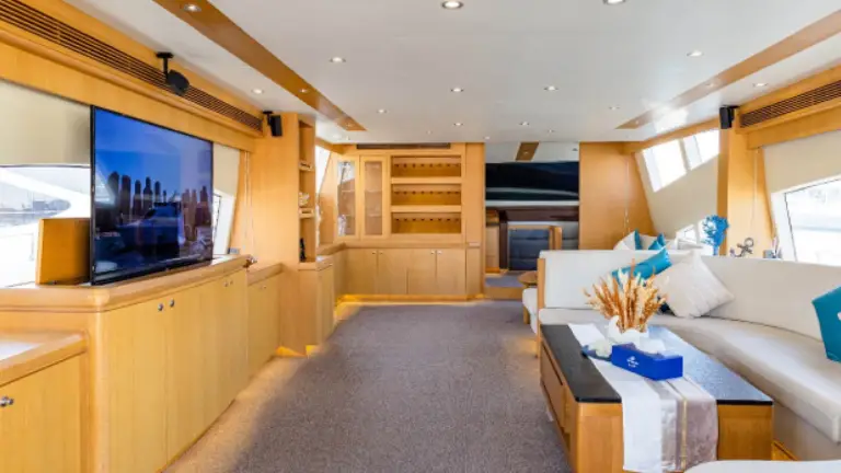 Luxury-yacht-76ft-2.webp