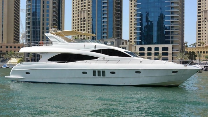 VIP-4-88-Ft-Yacht-1.jpg